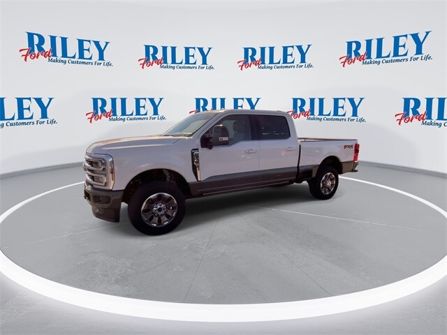 2026 Ford F-350 King Ranch photo 3