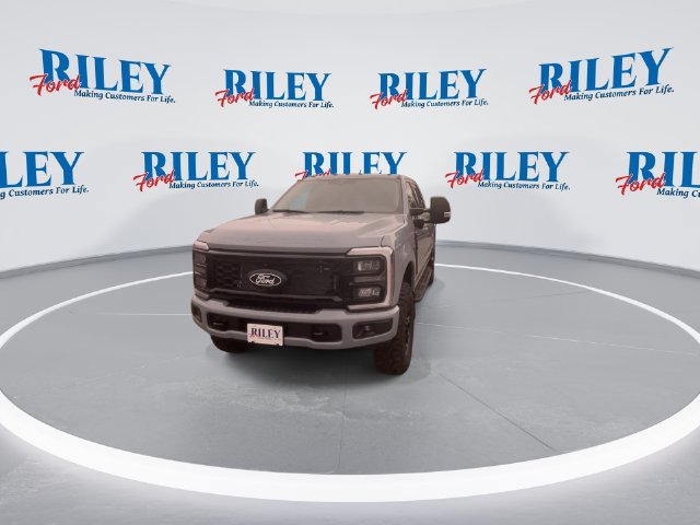 New 2027 Ford F-250SD Lariat Truck