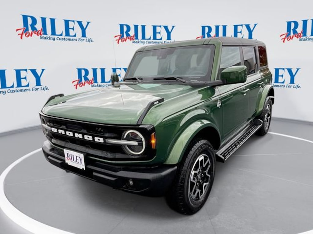 New 2025 Ford Bronco Outer Banks SUV