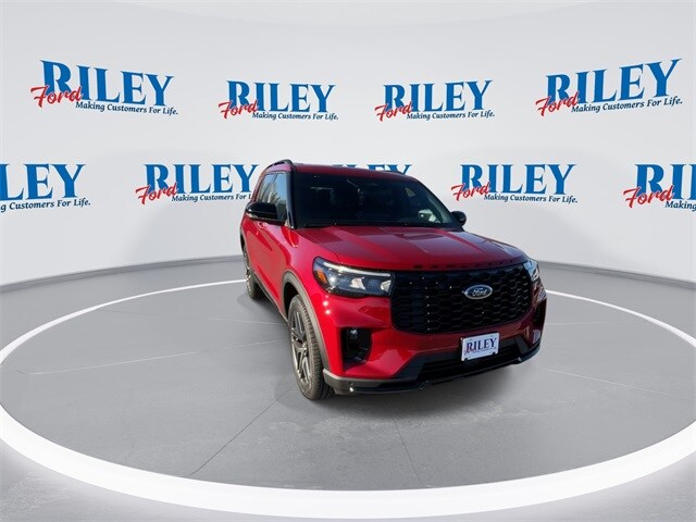 2026 Ford Explorer ST-Line photo 2