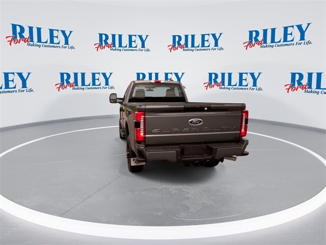 2025 Ford F-350 photo 4