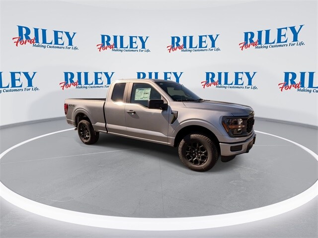 2025 Ford F-150 STX photo 2