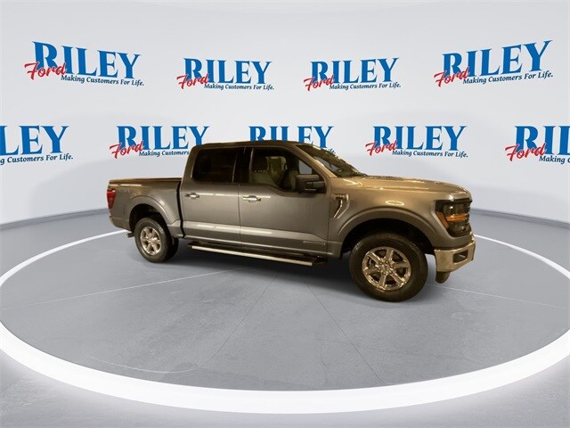 2024 Ford F-150 XLT photo 2