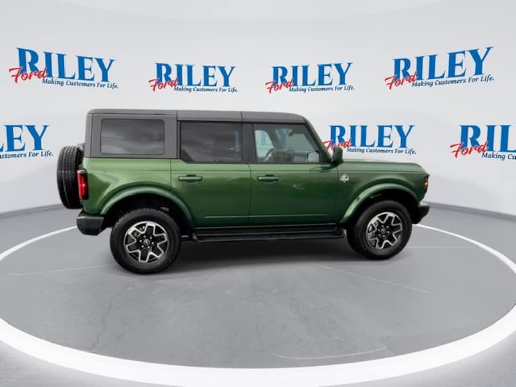 New 2025 Ford Bronco Outer Banks SUV