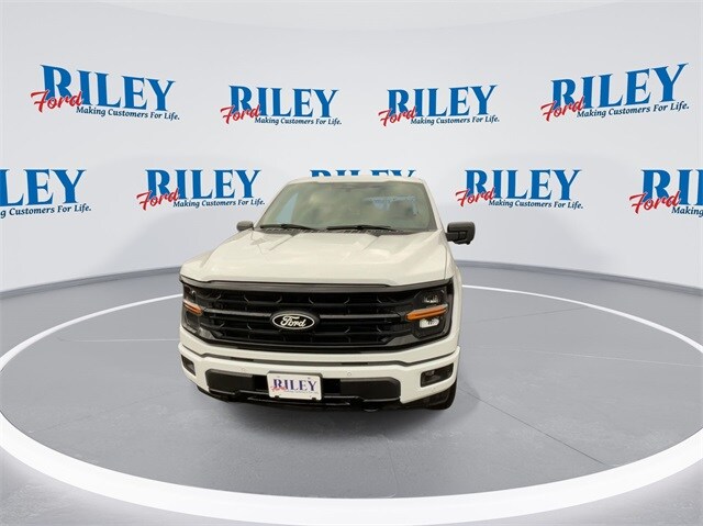 2025 Ford F-150 XLT photo 4