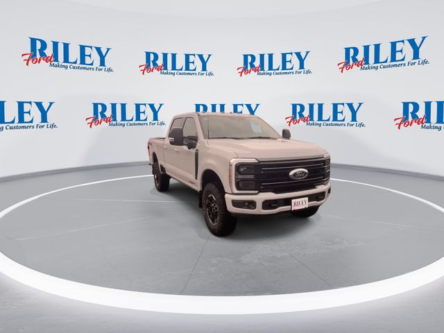 2026 Ford F-250 Platinum photo 2