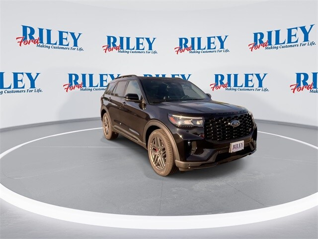 2025 Ford Explorer ST photo 4