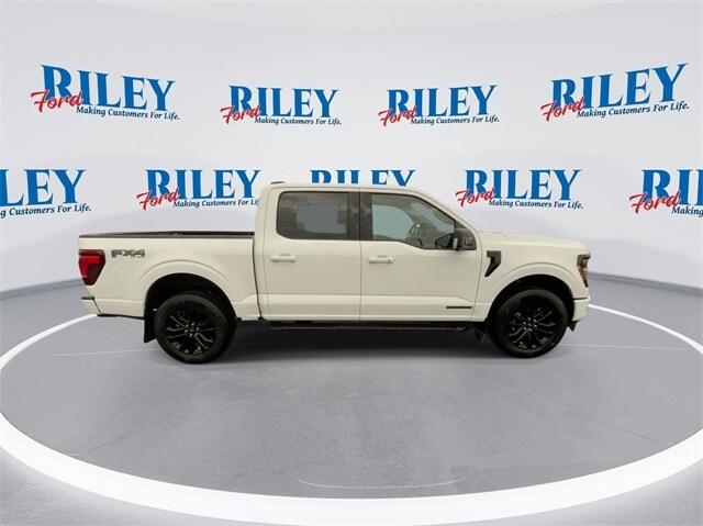 2025 Ford F-150 XLT photo 2