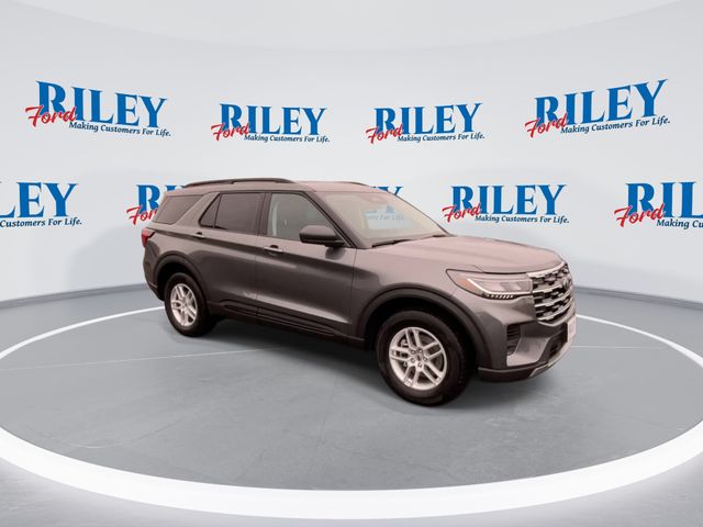 2026 Ford Explorer photo 2