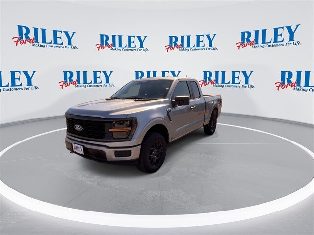 2025 Ford F-150 STX photo 4