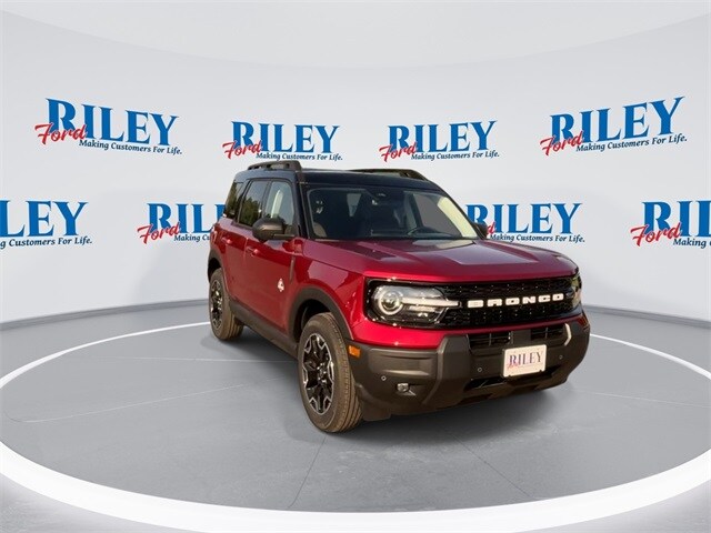 2025 Ford Bronco Sport Outer Banks photo 2