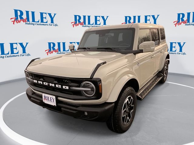 2025 Ford Bronco 4-Door Outer Banks's photo