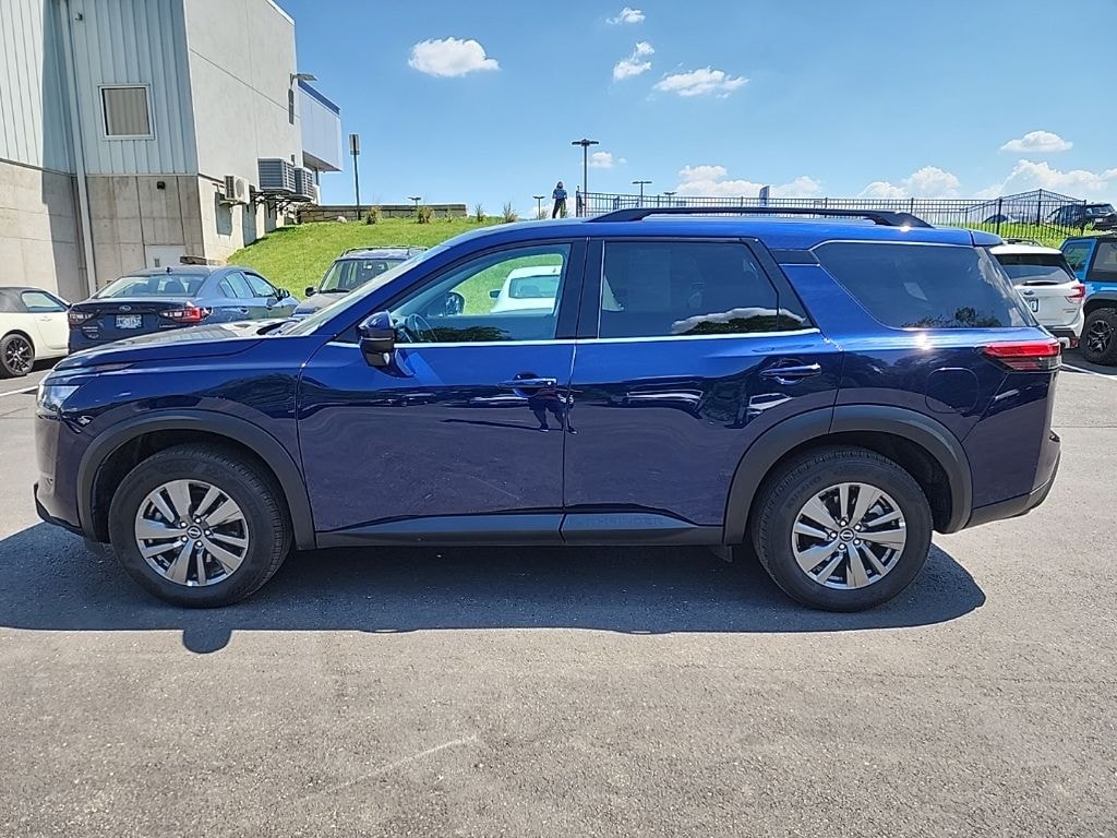Used 2025 Nissan Pathfinder SV SUV