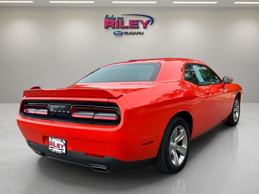 2018 Dodge Challenger SXT's photo