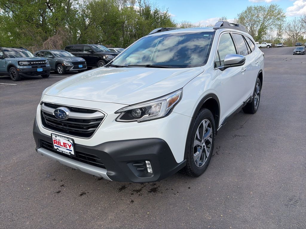 2022 Subaru Outback Touring's photo