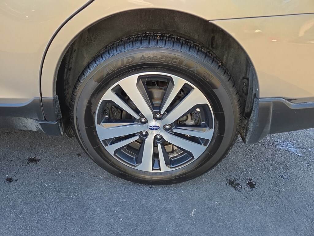 2019 Subaru Outback 2.5i Limited photo 4