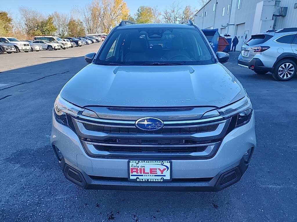 2025 Subaru Forester Limited photo 2