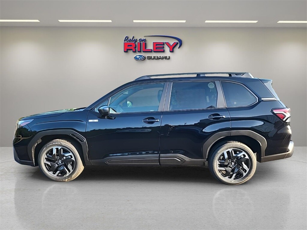 2025 Subaru Forester Premium photo 2