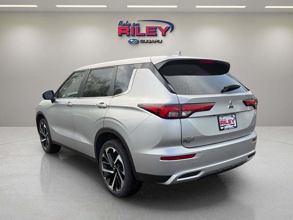 Used 2024 Mitsubishi Outlander SE SUV