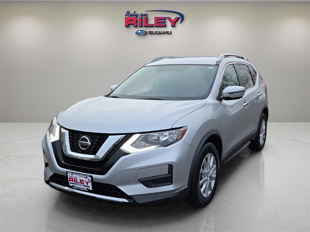 2018 Nissan Rogue SV's photo