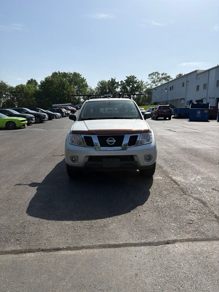 2017 Nissan Frontier 4.0 SV Crew Cab 4X4 AT SWB's photo