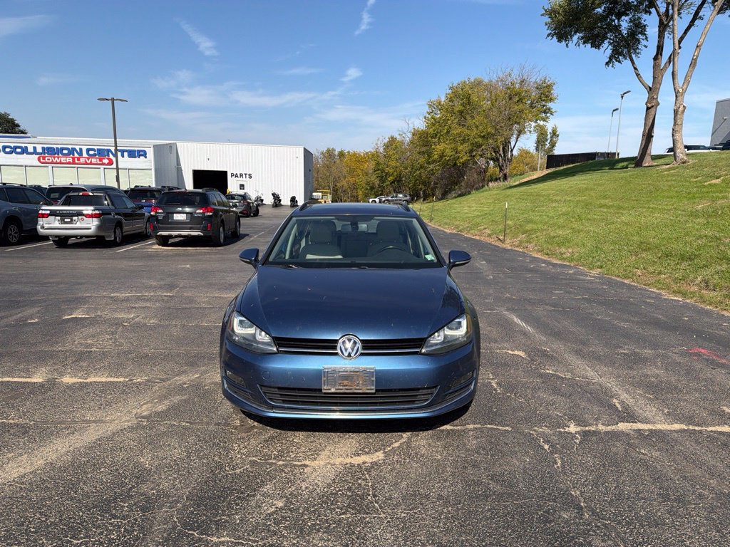Used 2016 Volkswagen Golf SportWagen TSI SE with VIN 3VWC17AU1GM514464 for sale in Dubuque, IA