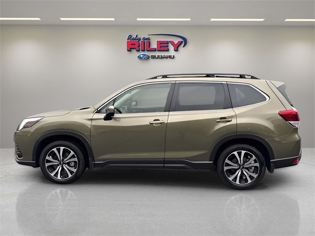 Certified 2022 Subaru Forester Limited with VIN JF2SKAPC4NH490915 for sale in Dubuque, IA