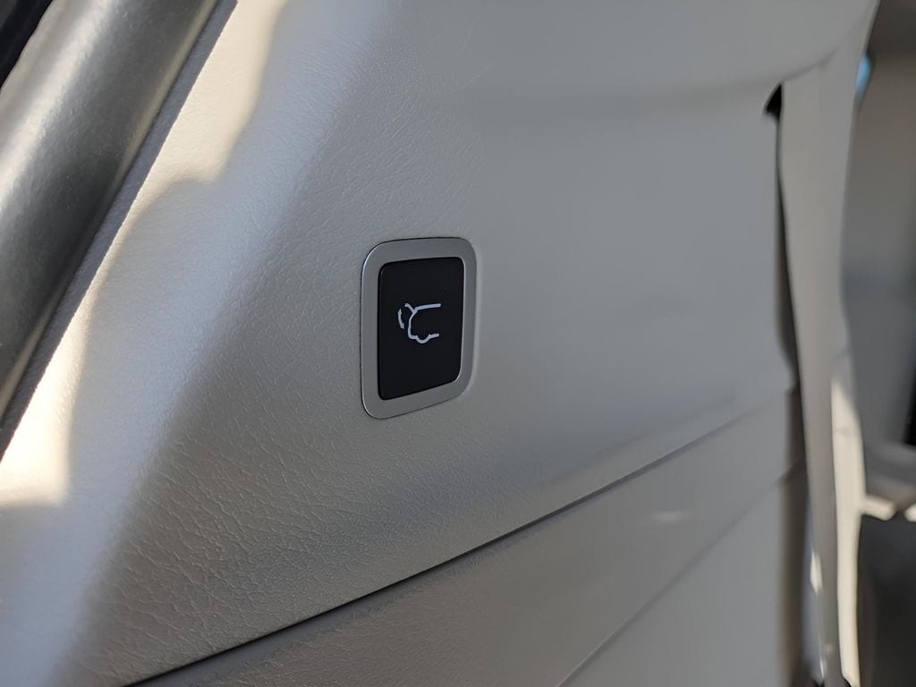 2024 Chrysler Voyager LX - Photo 21