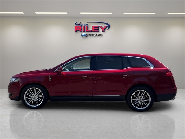 Used 2019 Lincoln MKT Reserve with VIN 2LMHJ5AT6KBL00911 for sale in Dubuque, IA