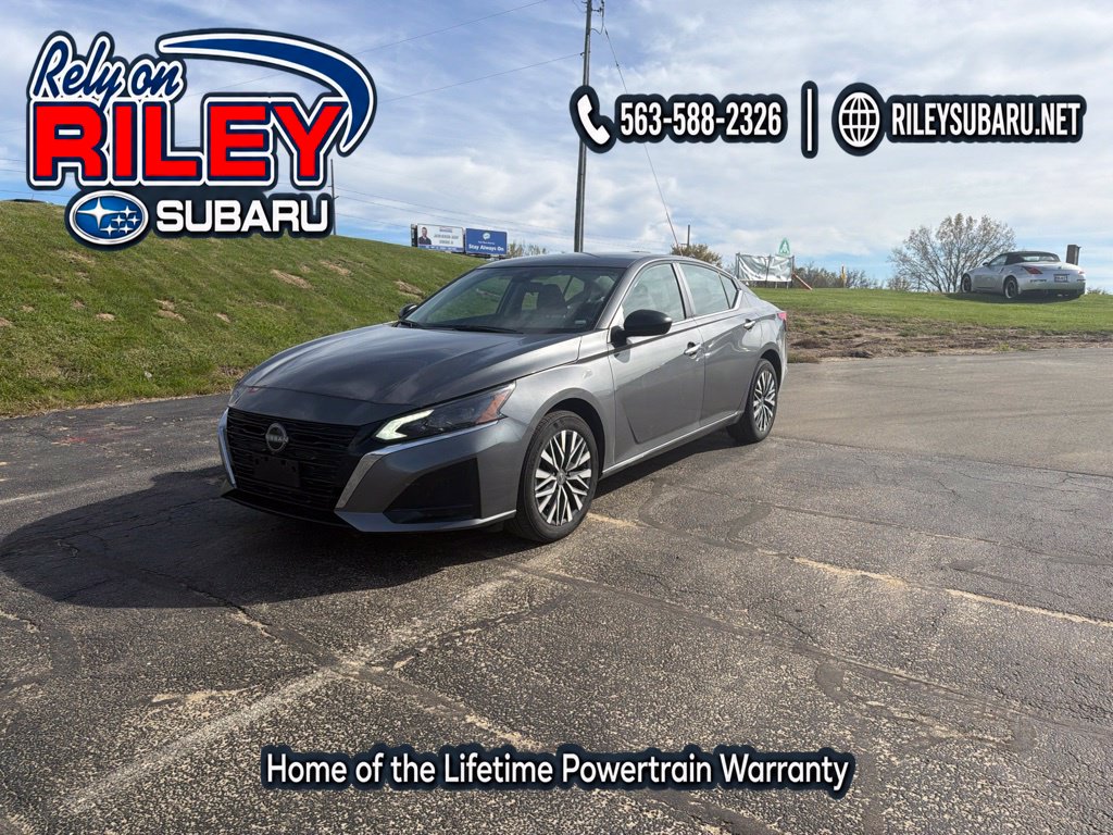 2025 Nissan Altima SV Sedan For Sale in Dubuque, IA