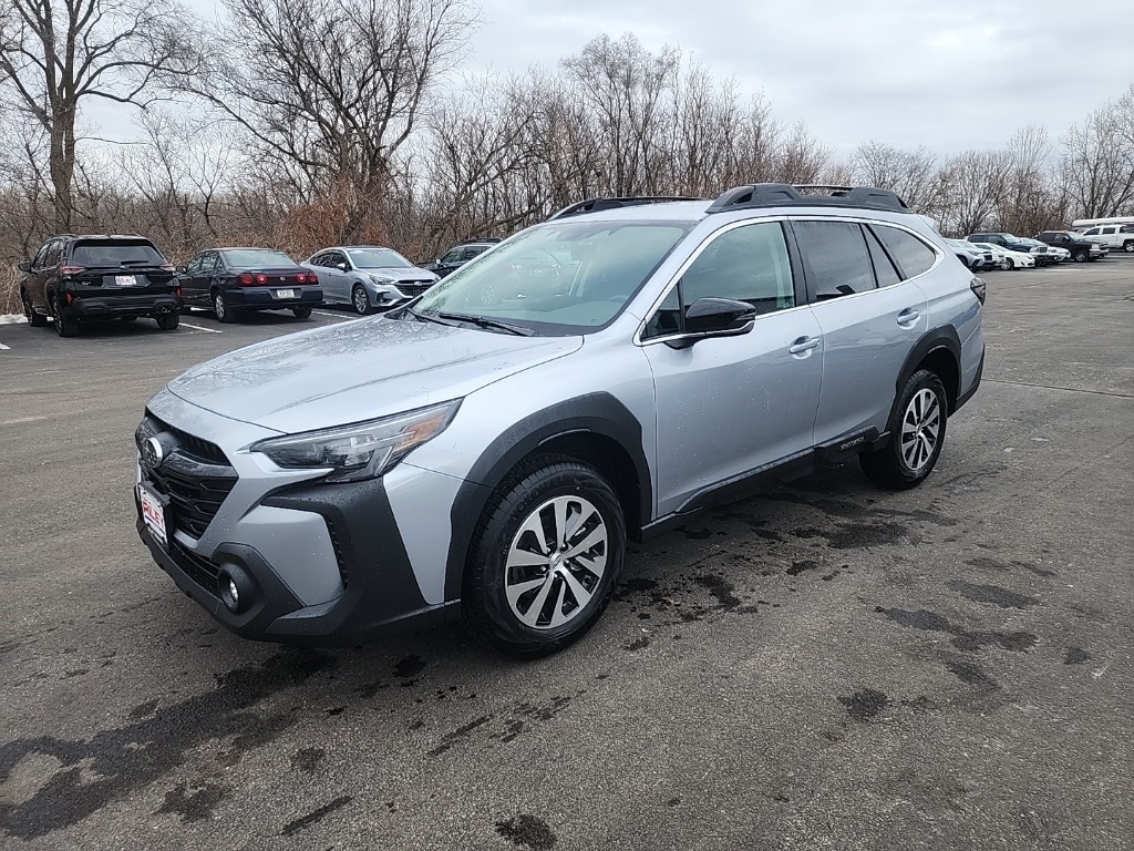 2025 Subaru Outback Premium's photo