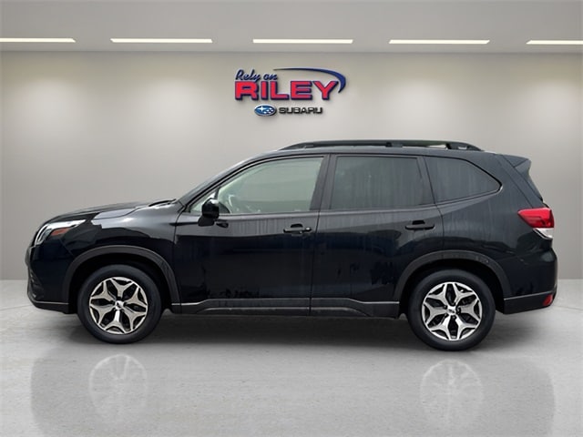 Used 2023 Subaru Forester Premium with VIN JF2SKAEC5PH423892 for sale in Dubuque, IA