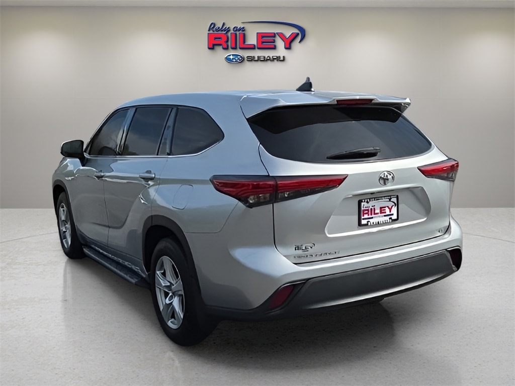 Used 2022 Toyota Highlander LE SUV