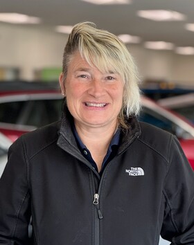 Staff member Lisa Appel from 0fc972397c99