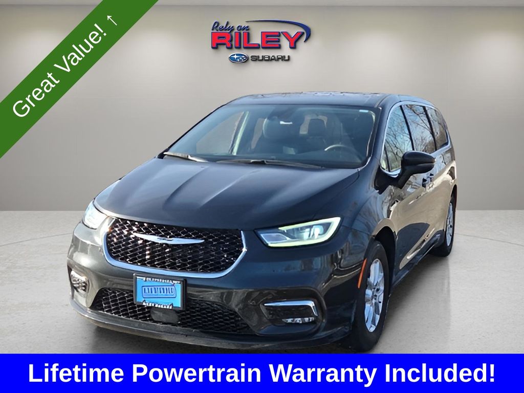 2023 Chrysler Pacifica Touring L's photo