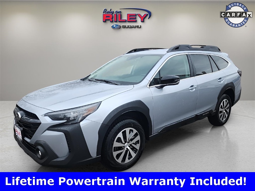 2025 Subaru Outback Premium's photo