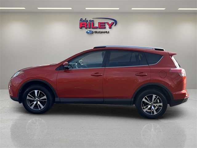Used 2016 Toyota RAV4 XLE with VIN 2T3RFREV2GW421593 for sale in Dubuque, IA