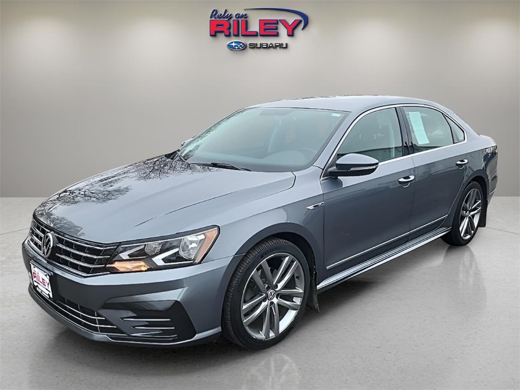 2017 Volkswagen Passat R-Line