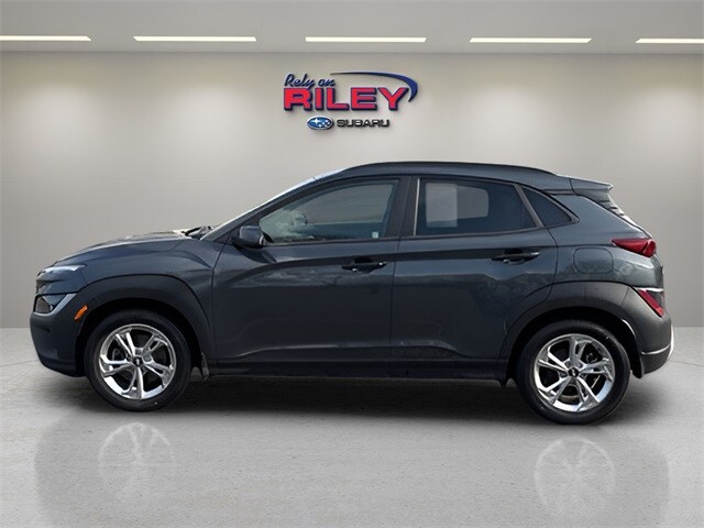2022 Hyundai Kona SEL photo 2