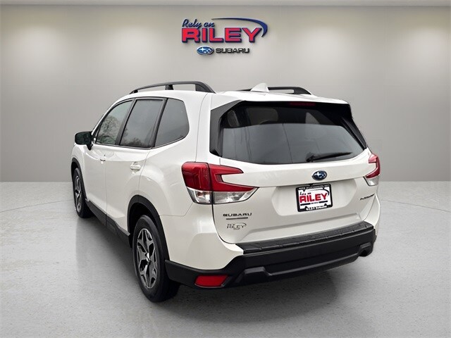 2020 Subaru Forester Premium photo 3