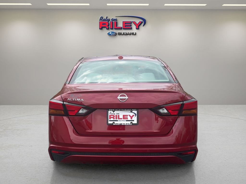 Used 2025 Nissan Altima SV Sedan