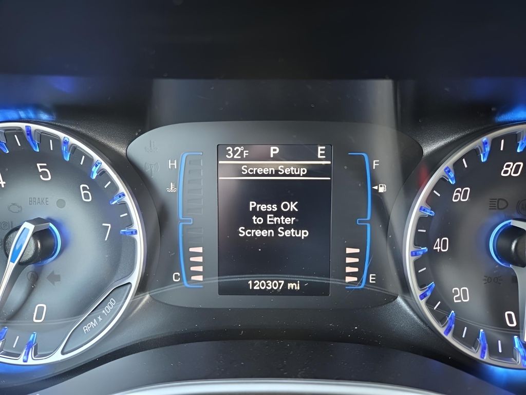 2024 Chrysler Voyager LX - Photo 16