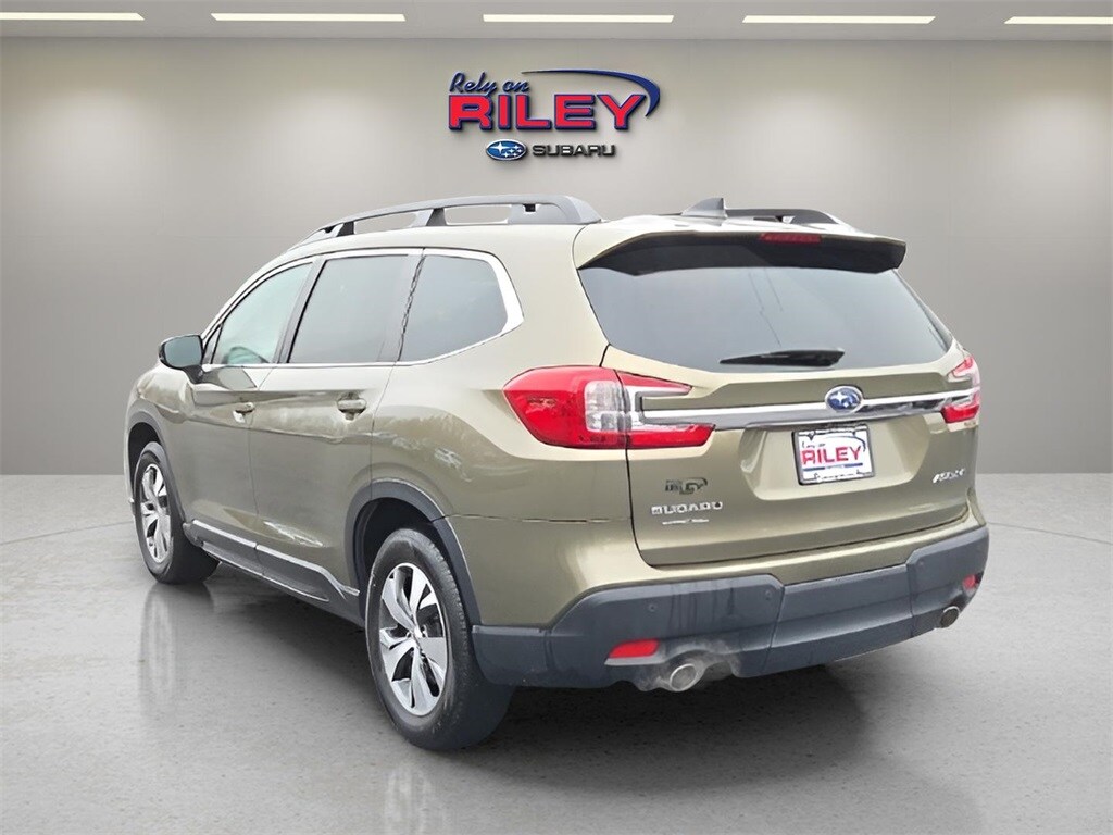 2024 Subaru Ascent Premium photo 2