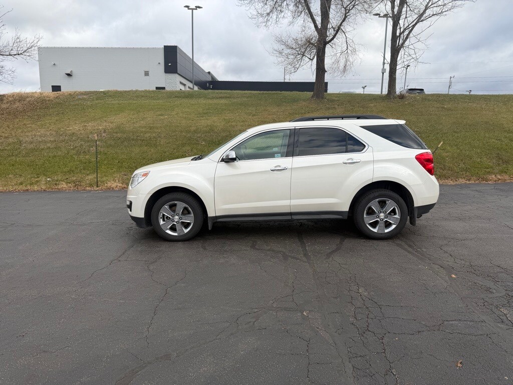 2015 Chevrolet Equinox photo 2