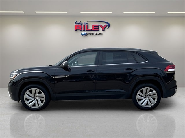 Used 2022 Volkswagen Atlas Cross Sport SE w/Tech with VIN 1V2KE2CA7NC224803 for sale in Dubuque, IA