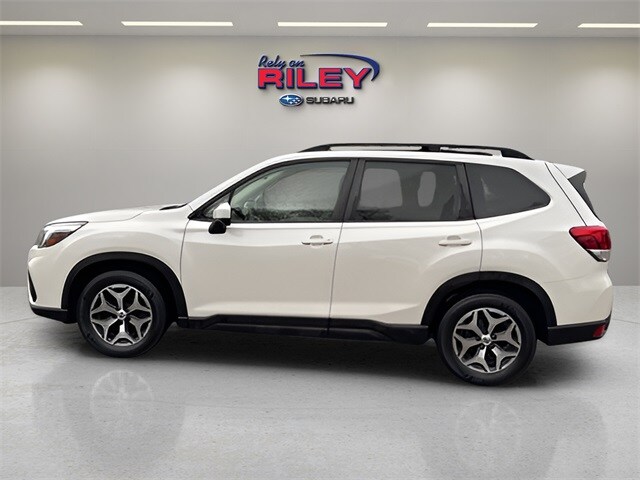 2020 Subaru Forester Premium photo 2