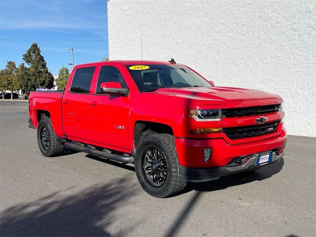 Used 2017 Chevrolet Silverado 1500 LT Z71 with VIN 3GCUKREC1HG308689 for sale in Billings, MT