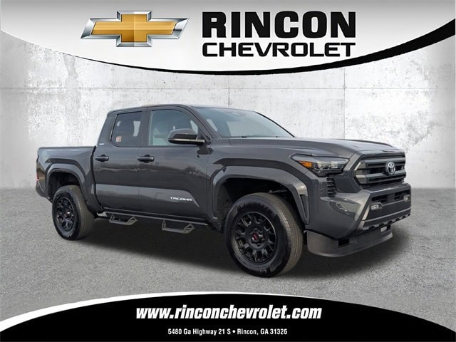 2025 Toyota Tacoma SR5's photo