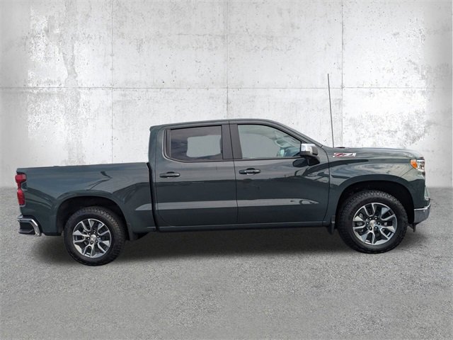 2025 Chevrolet Silverado 1500 LT photo 2