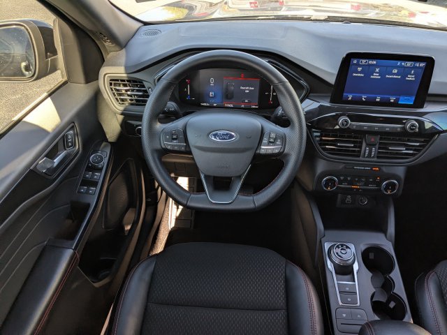 2025 Ford Escape ST-Line - Photo 13